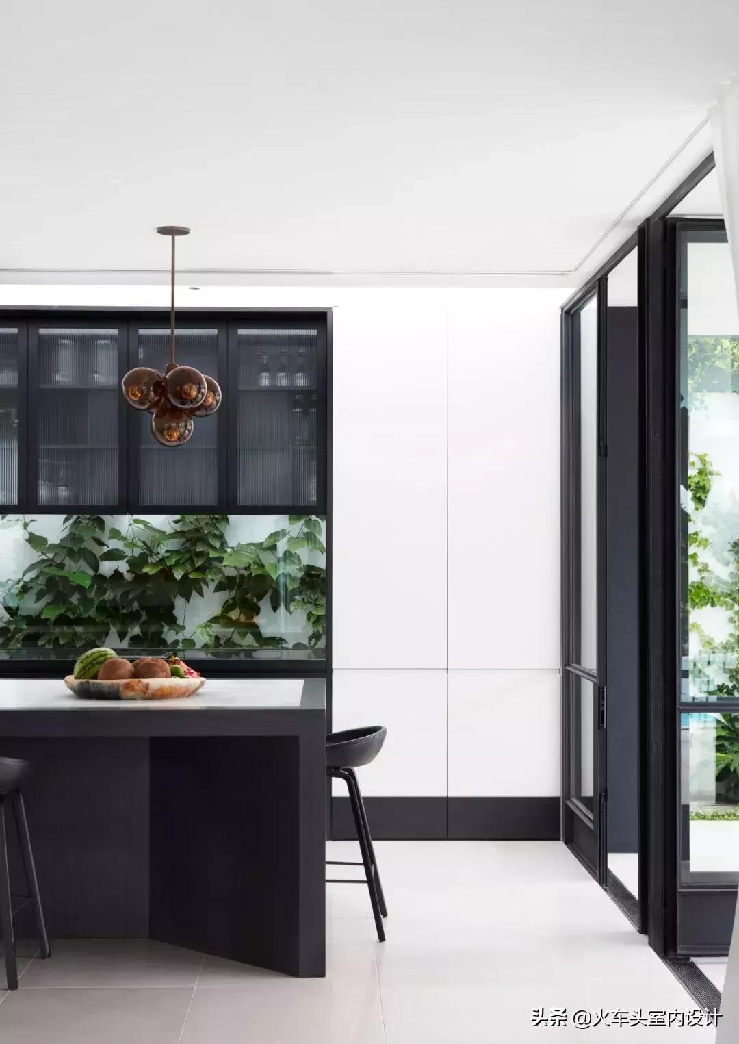 如何利用光线展现空间感 (室内光线最佳设计)