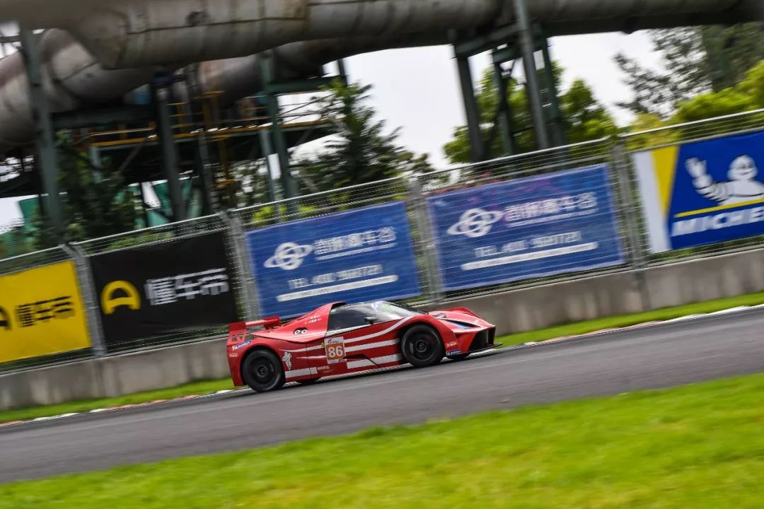 钢铁赛道雨中热战·ChinaGT上演秦皇岛首轮超跑对决