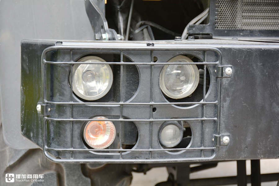 乌尼莫克和阿莫迪罗房车哪个大,阿莫迪罗乌尼莫克u5000房车