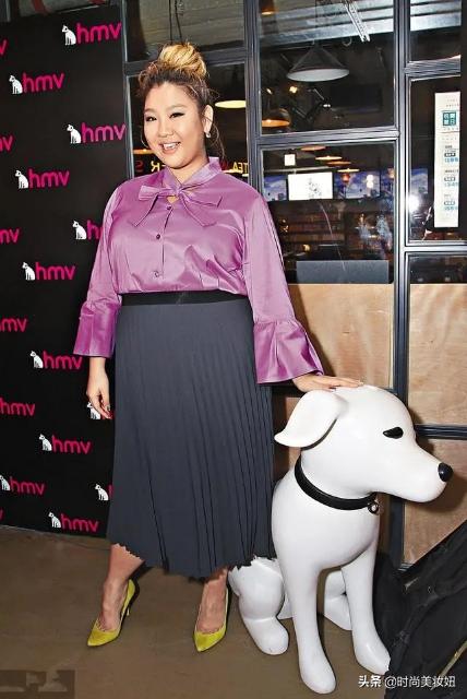 郑欣宜穿蕾丝裙,郑欣宜碎花裙图片