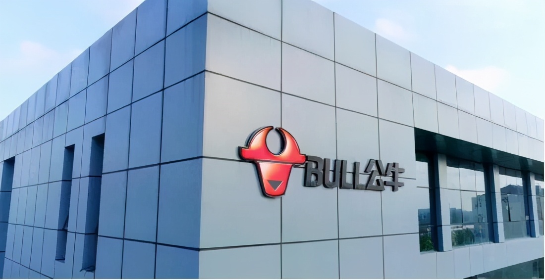 小插座，大生意！从*款贷**2万起家，到市值1091亿的“插座大王”