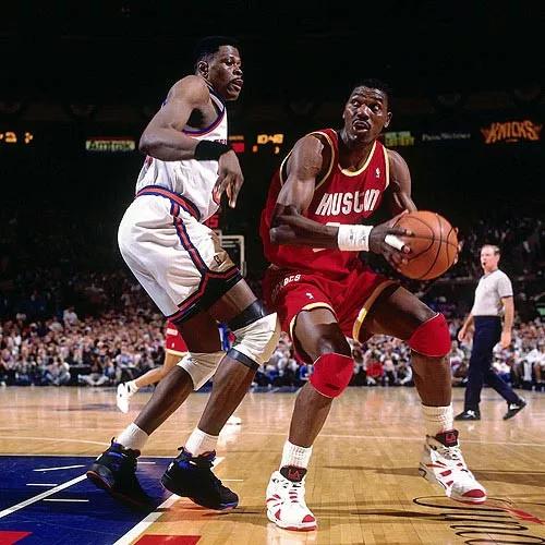 欧文拜佛慢镜头,欧文打魔术60分拜佛