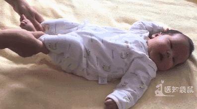 不到一个月新生儿胀气排气操,新生儿排气操婴儿胀气快速放屁