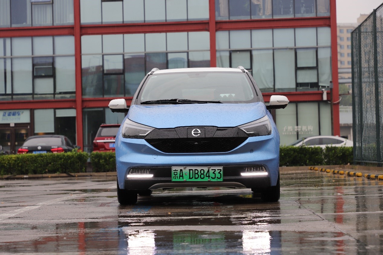 江铃新能源易至Ev3,纯电动车易至