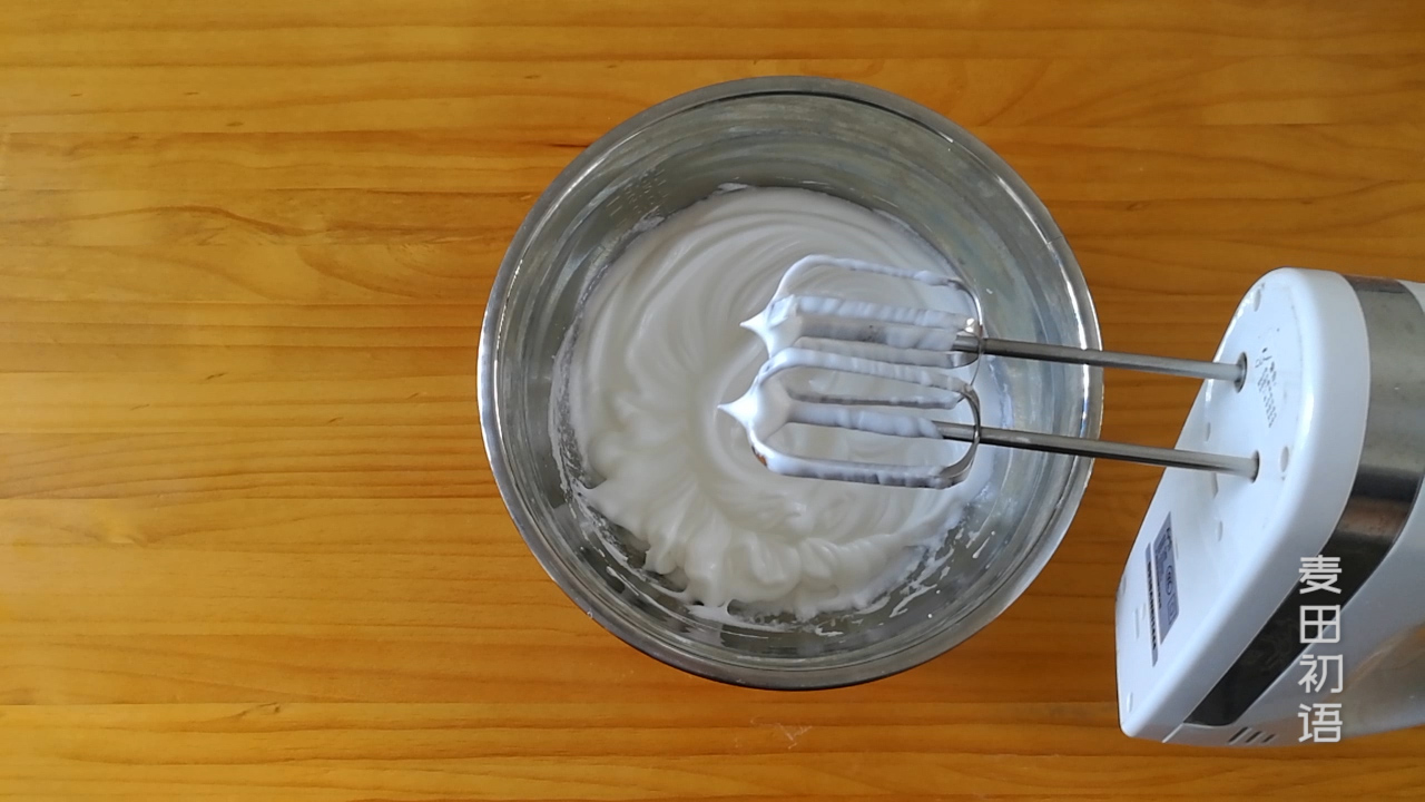 戚风蛋糕要怎么做才不会塌陷,做的戚风蛋糕底部总是凹进去