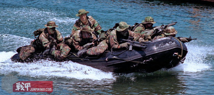 折腾九年,就拿出这点东西凑外拍?(上)