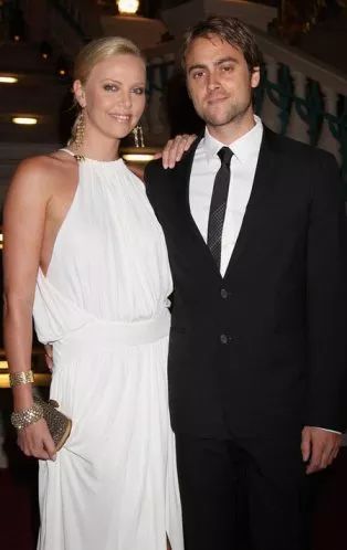 43岁大妈也能变小仙女,40岁还能美回20岁吗