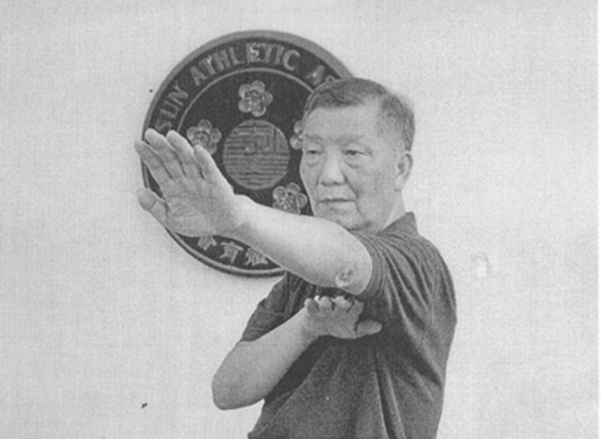 廉吏于成龙李万年版免费观看,一代廉吏于成龙个人简历