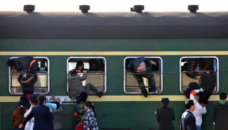 春运火车票开抢回家之路更顺畅,从黄牛处买火车票