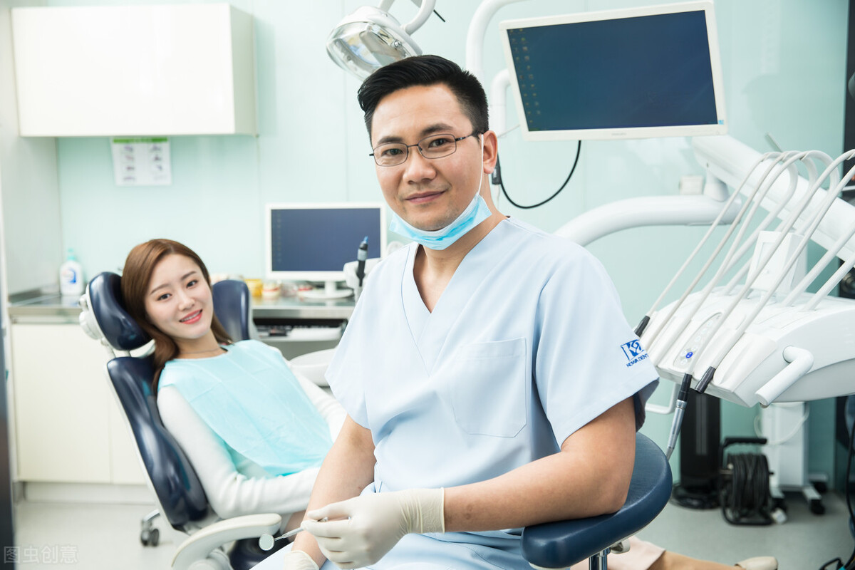 肛裂是怎么造成的？自己能好吗？