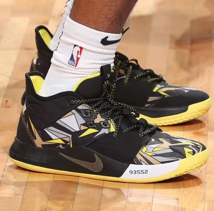 塔图姆和拉塞尔同框官方视频,nba球员上脚利拉德8