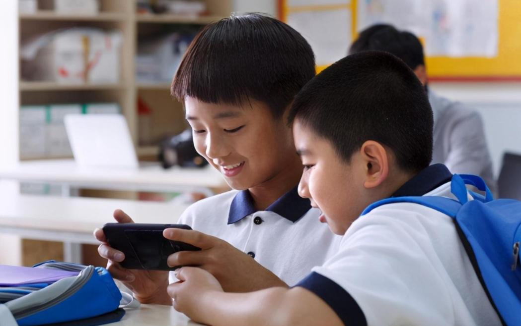 考试时学生的样子怎么画,学生考试时的样子