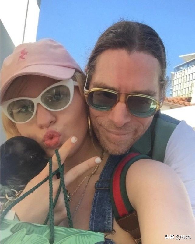 美国富豪迎娶日本姑娘,美国首富嫁女花多少钱