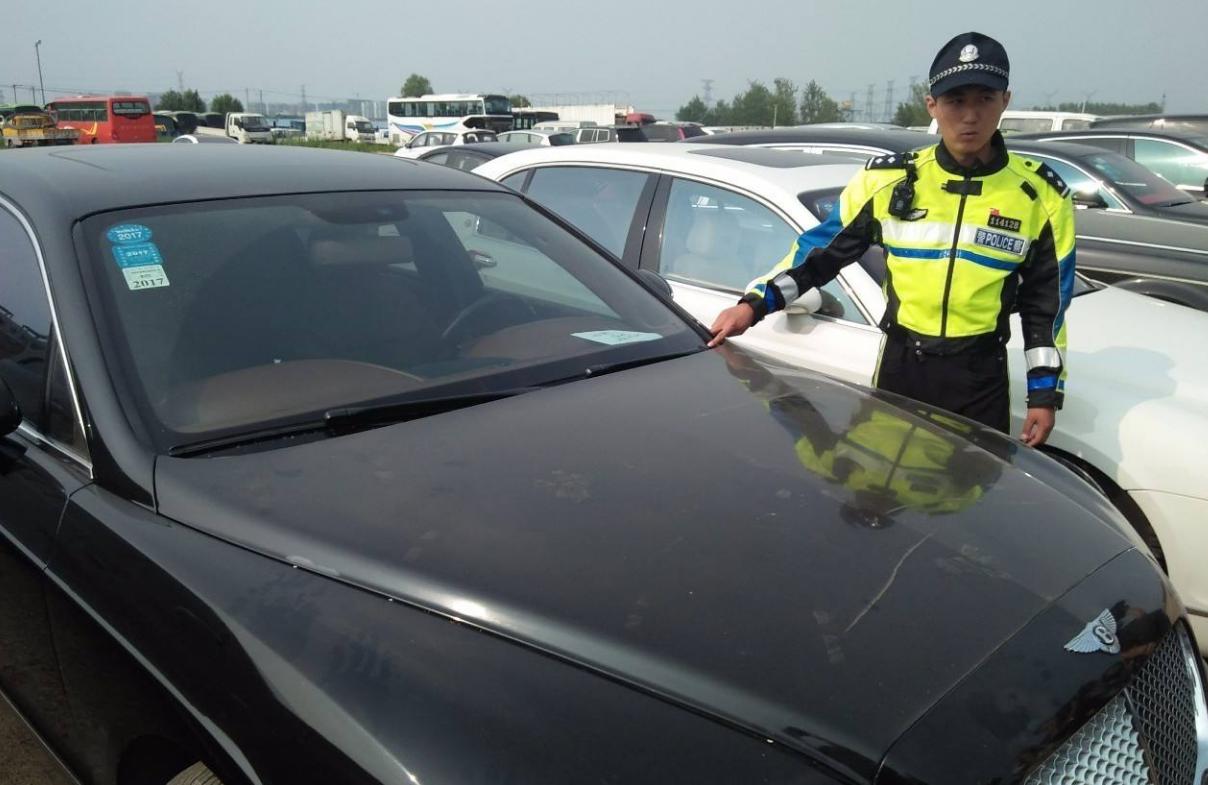 撞到豪车该怎么处理,撞了豪车保险怎么赔