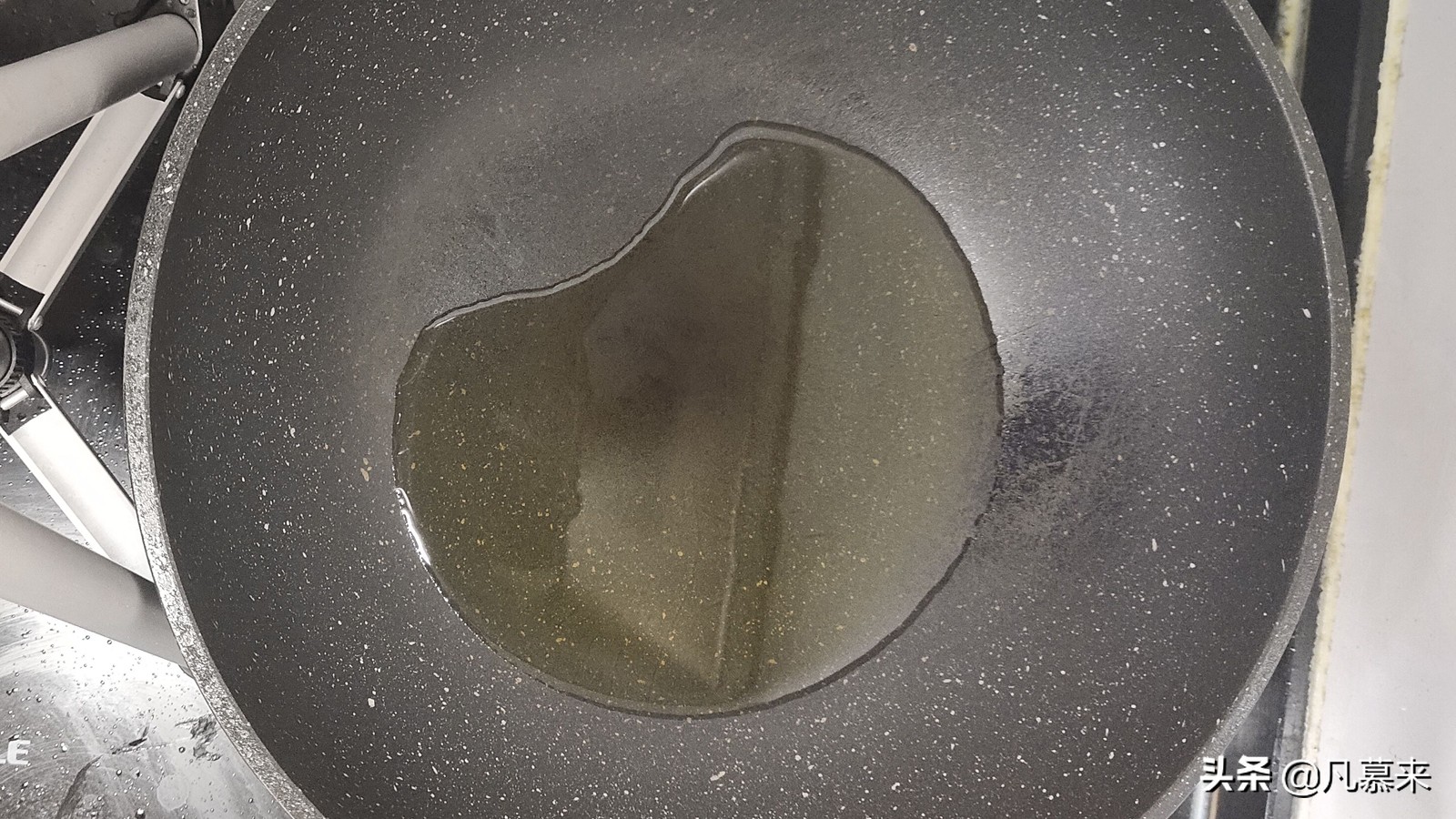 大虾怎么炸又酥又脆才能鼓大泡,大厨教你炸大虾又香又酥的秘诀