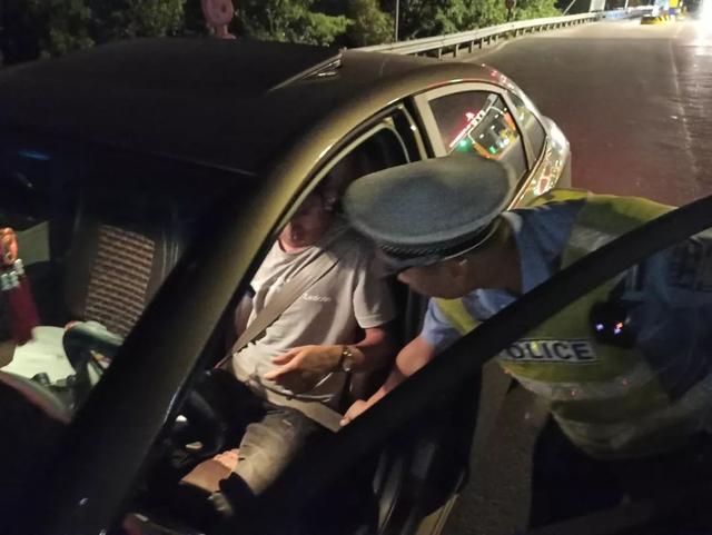 新交规已实施，开车忽略此步骤，扣二分罚二百