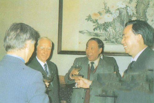 他一句话把冯仑吓破胆,曾一夜暴富,身家过亿,被骗300万想自杀