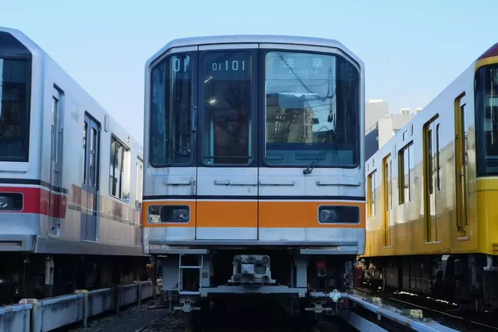 退役地铁被做成自动售货机，在日本就连地铁也要“老年再就业”