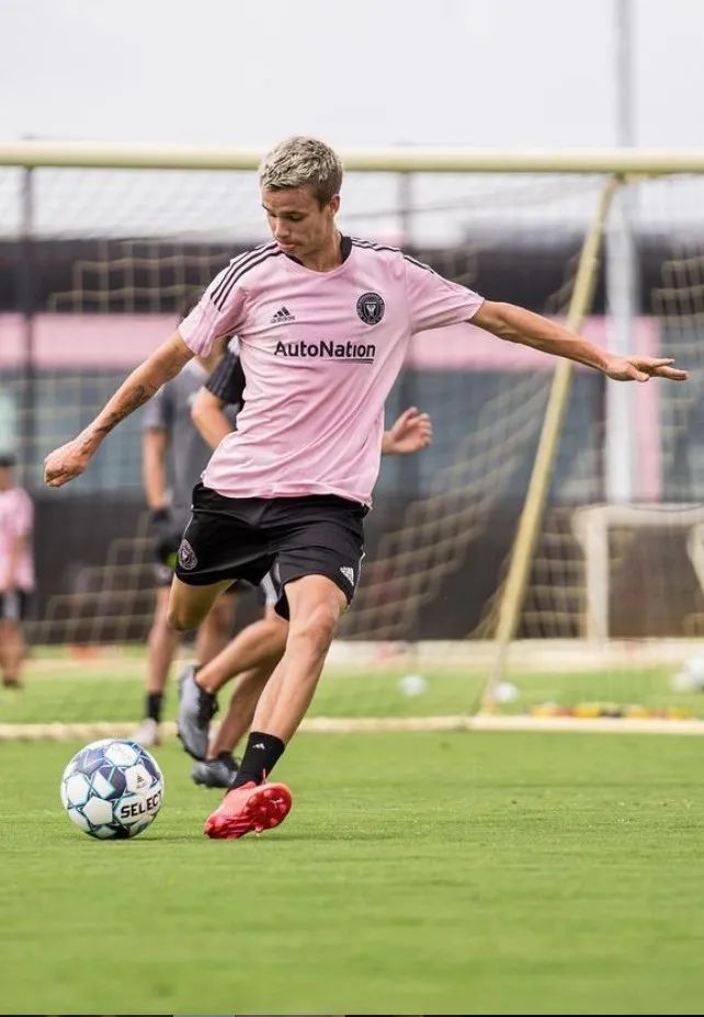 贝克汉姆和大儿子互相嫌弃,贝克汉姆小七大变样