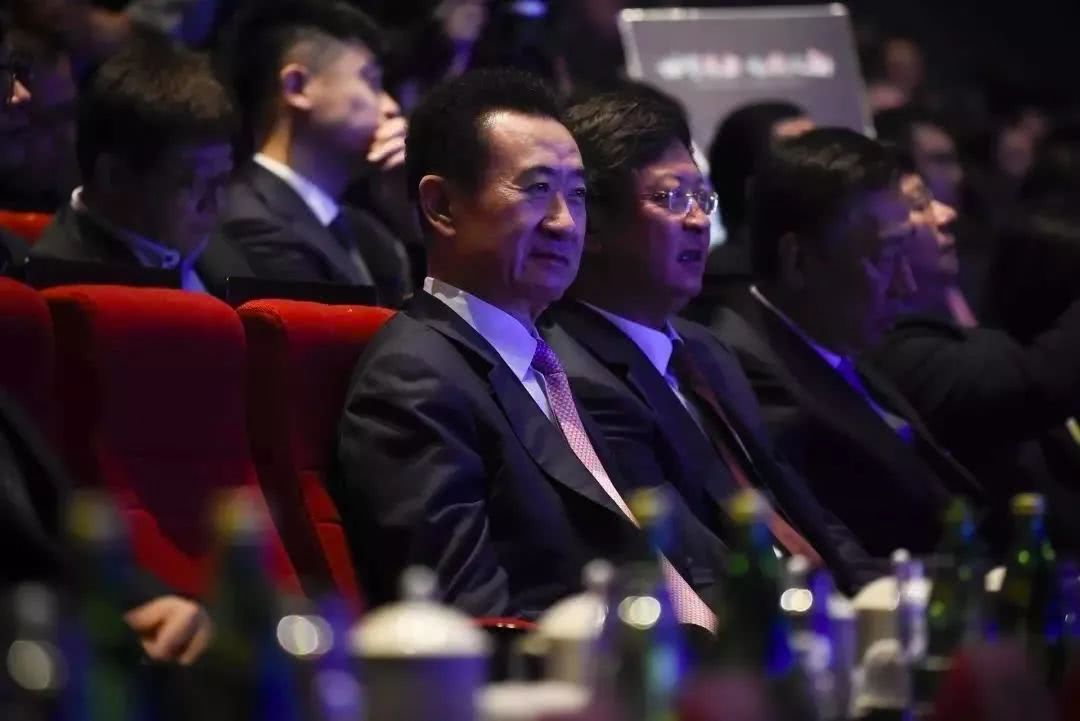 王健林没帮过许家印吗,从人性的角度分析王健林和许家印