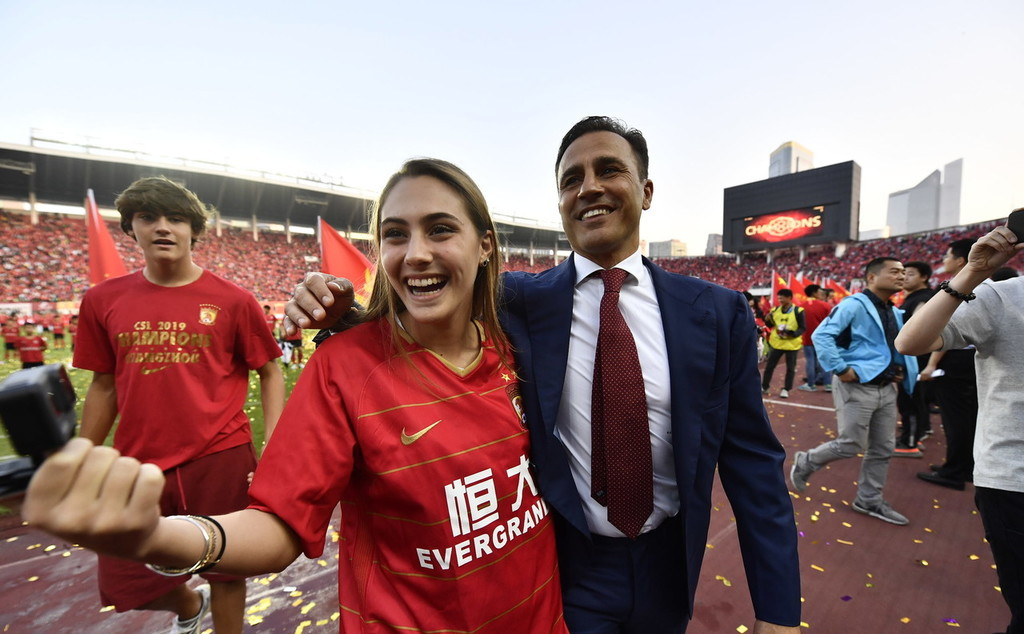 夺冠之夜和球迷打球,夺冠夜晚