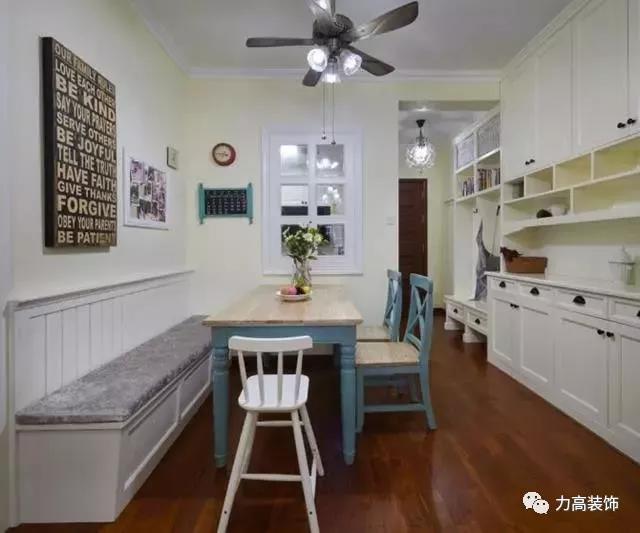 家里人少餐桌买圆还是方,小户型客厅小怎么选餐桌