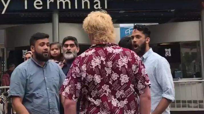 澳大利亚情侣超市买奶粉被骂,澳洲俩情侣买奶粉被白人打