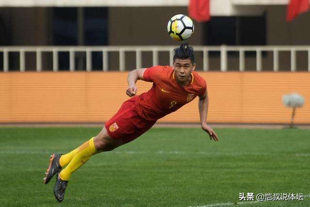 武磊塞尔塔凌空斩破球荒,武磊高光一战却被提前换下