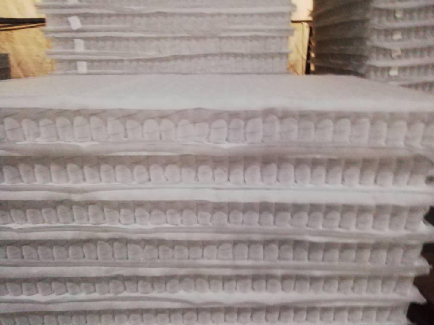 弹簧床垫与棕垫哪个环保,弹簧床垫和棕床垫哪种环保