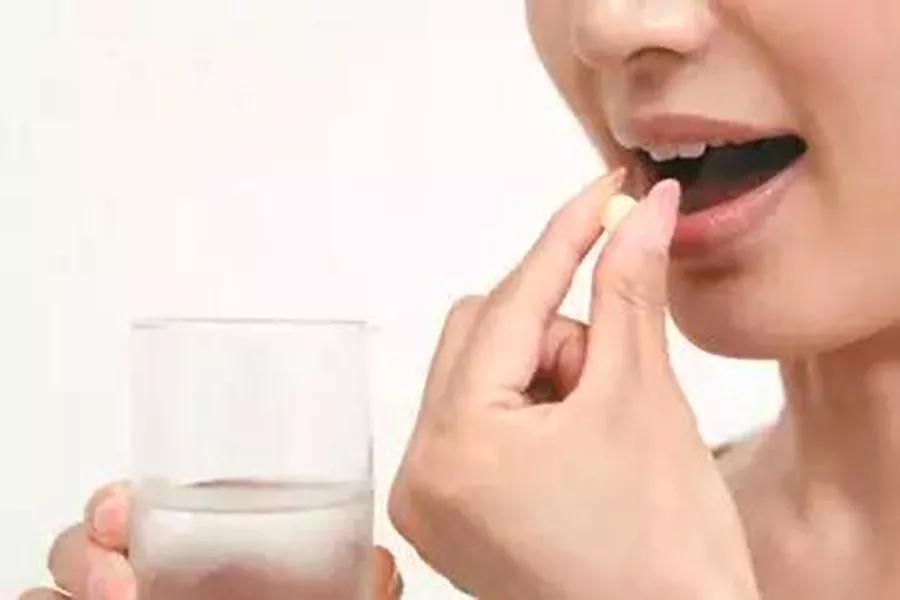 哪些药不宜用水送服,这6类药物忌用热水送服