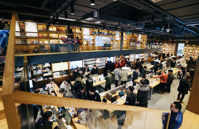 从电竞到图书,苏宁极物如何打造智慧零售的场景体验店