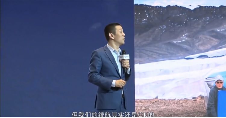 体验了蔚来ES8，不吹不黑，它有哪些优缺点？真有那么糟糕？