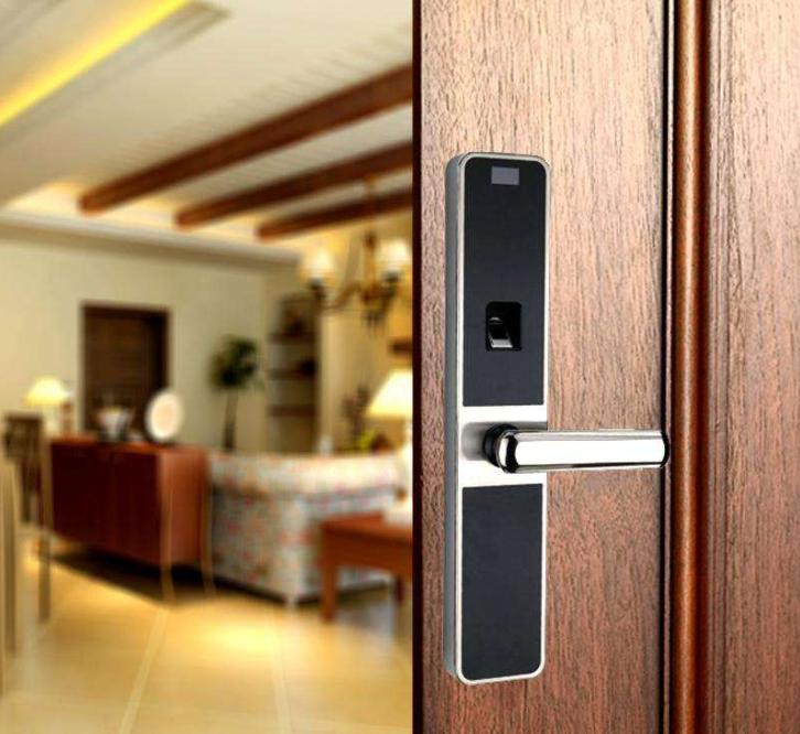 大门指纹锁和密码锁哪个好用,大门有必要换吗