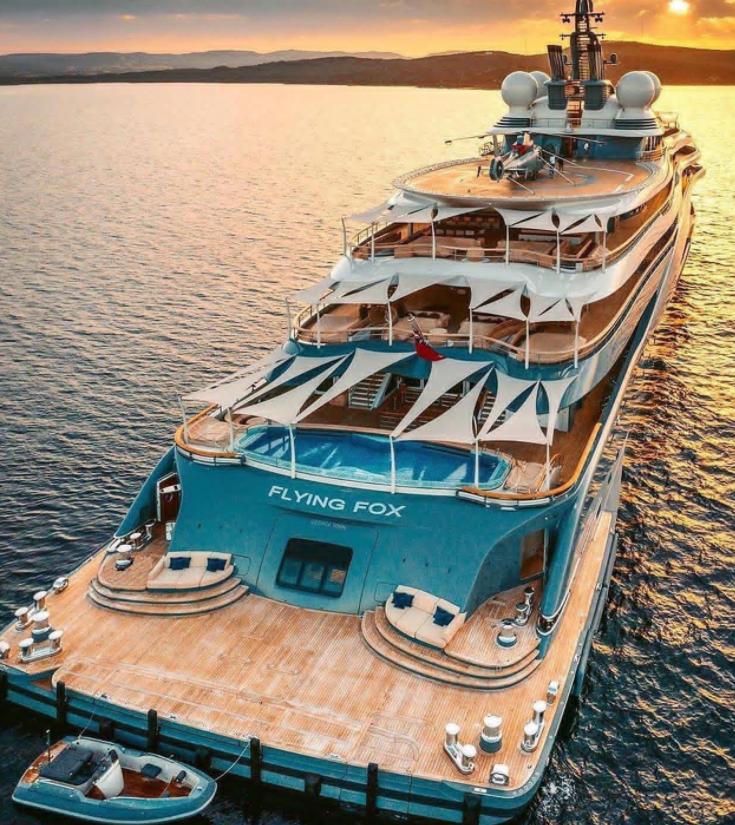 世界第二富豪的海上秘密城堡！走进JeffBezos的最新超级游艇