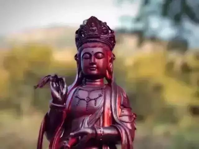 木雕兽头什么寓意,长颈鹿木雕婚礼摆件有什么寓意