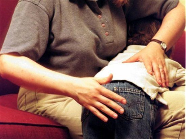 5岁孩子肾衰竭父母得知后悔不已,儿子肾衰竭妈妈选择保守治疗