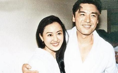 败光2位富豪家产，却遭*夫情**打到住院，被称港版失落园