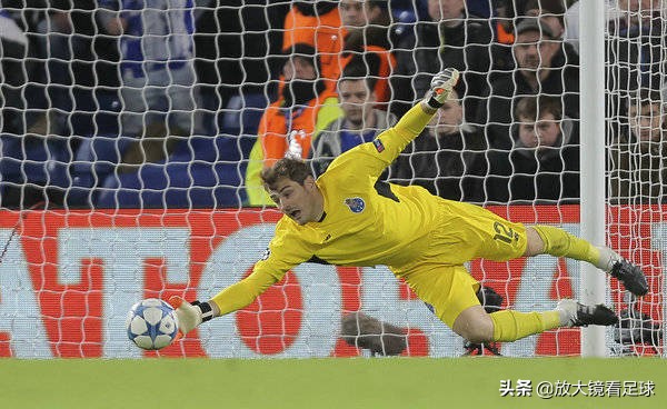 中国足球运动员卡西现状,西班牙传奇门将卡西宣布退役