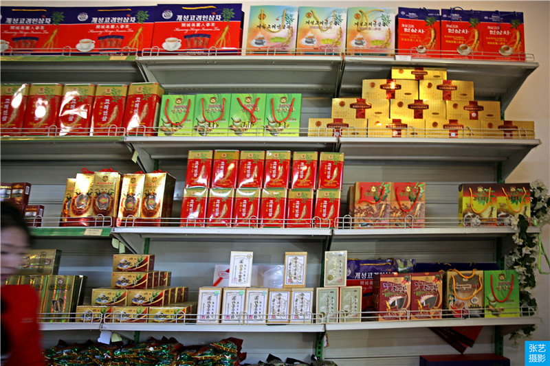 朝鲜涉外商店中的纪念品,朝鲜平壤涉外商店