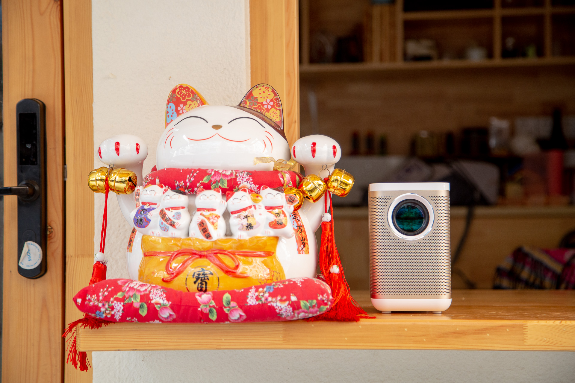 千元以下的投影仪值得买吗？1199元的知麻影院电视DIVAPro分享