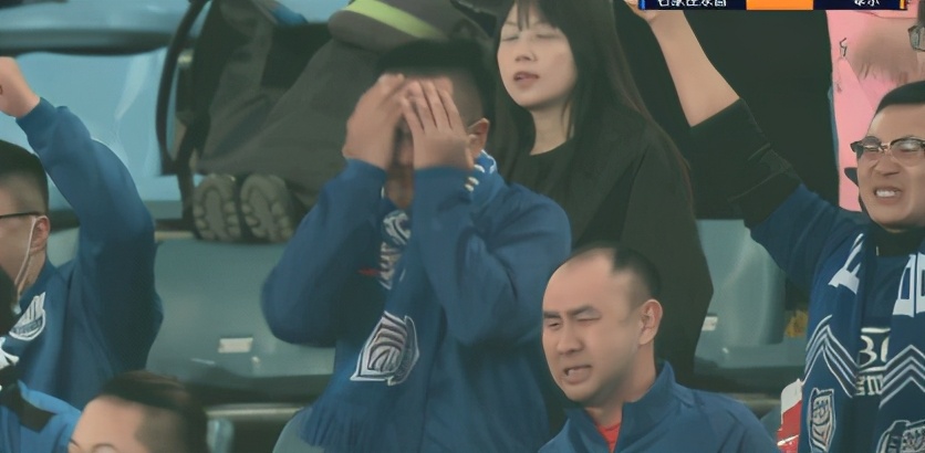 国安夺冠赛后,国安1-5上港赛后球迷