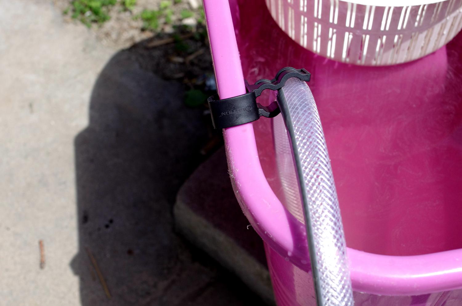 汽车塑料上的污渍怎么去除,汽车上的油烟污渍如何处理