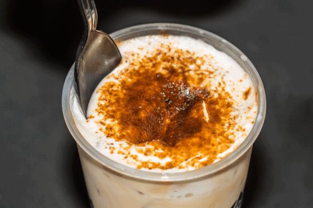 日本冲绳同款！淮海路惊现网红“炒奶茶”，买1送1！