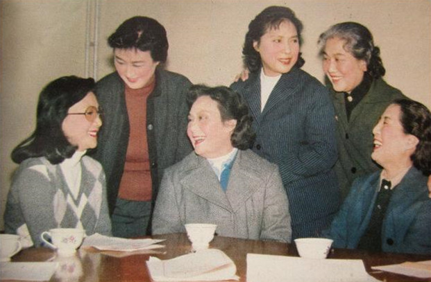 夏梦：金庸的梦中情人，刘德华的伯乐，著名导演为她终生未婚