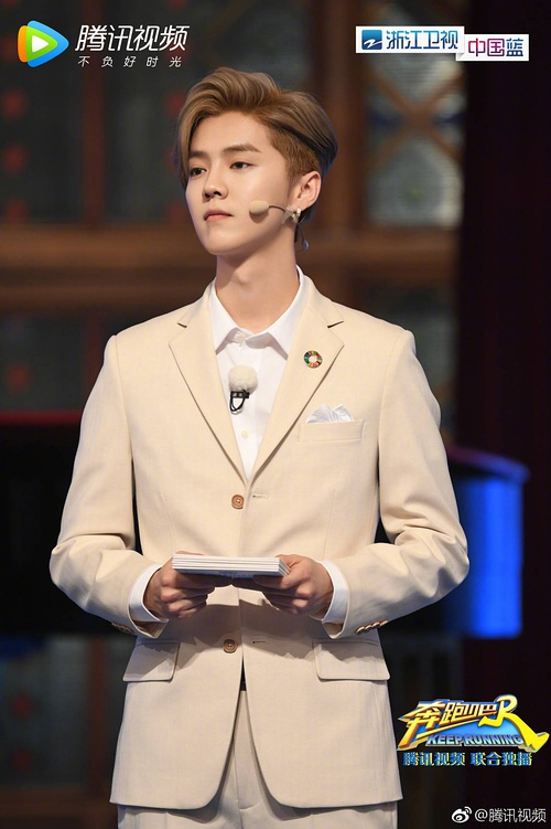 鹿晗真的不坐飞机么,鹿晗的经历和事件