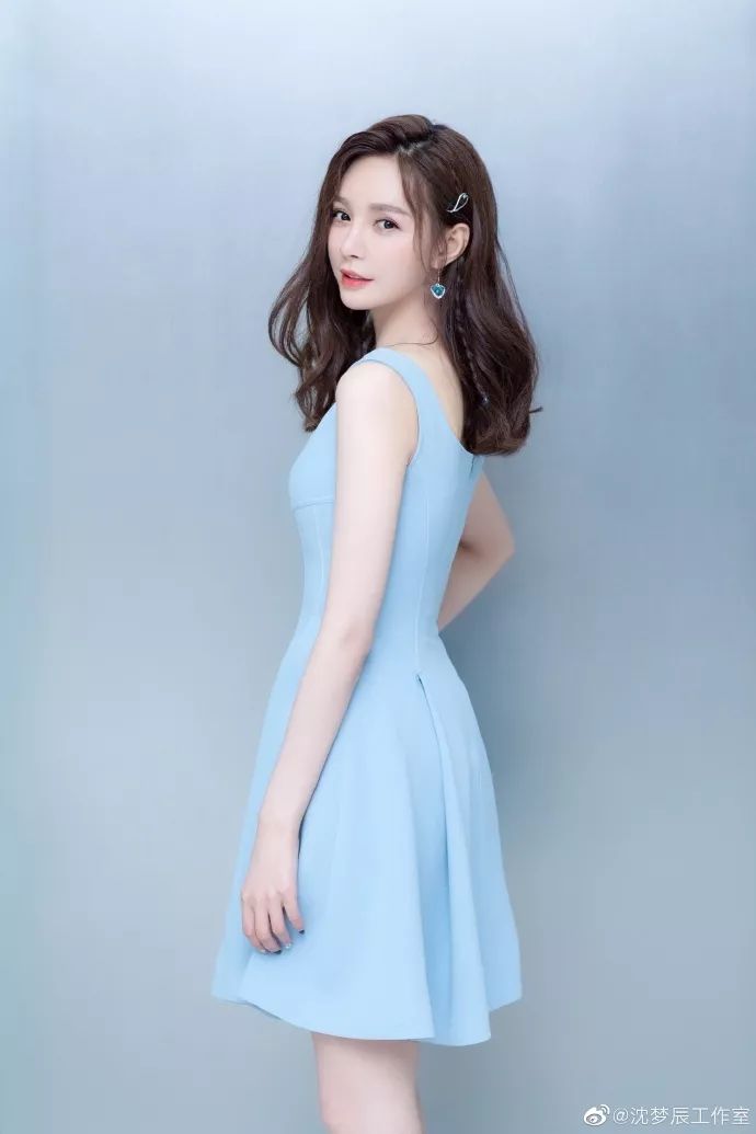 沈梦辰素颜公开惊呆了众多网友,沈梦辰颜值巅峰有多美