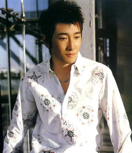 满江年轻的时候,满江年轻时候很帅