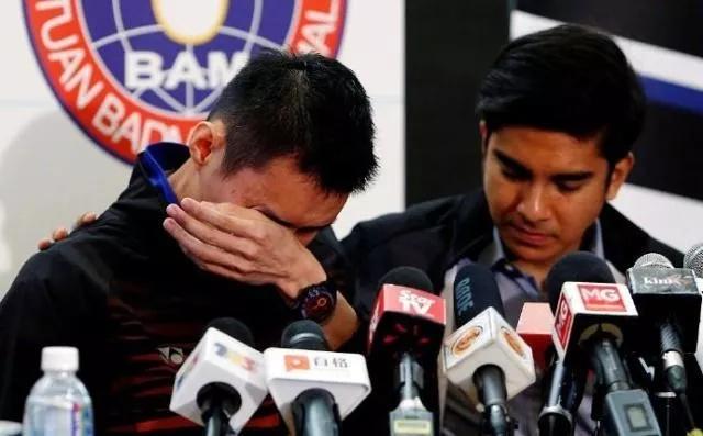 李宗伟流泪回忆抗癌过程,李宗伟鼻咽癌中晚期视频