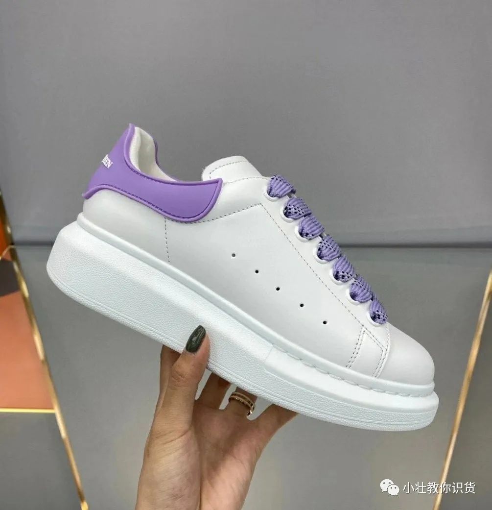 亚历山大麦昆帆布白鞋维修,亚历山大麦昆白鞋搭西服