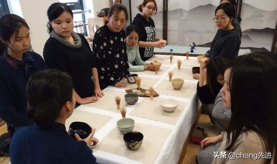 日本的奇特的“脱鞋文化”，让脚气患者很纠结，这鞋脱还是不脱？